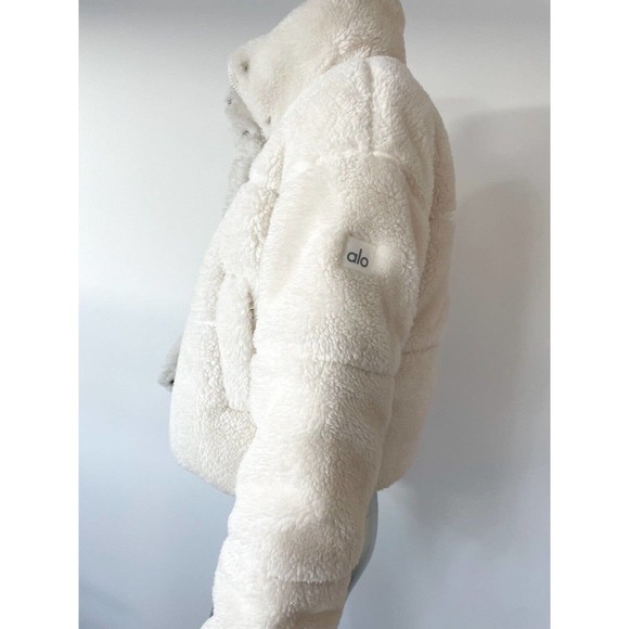 ALO Yoga Jackets & Blazers - ALO Yoga Sherpa Jacket Puffer Ivory Snow Angel Crop Size Large